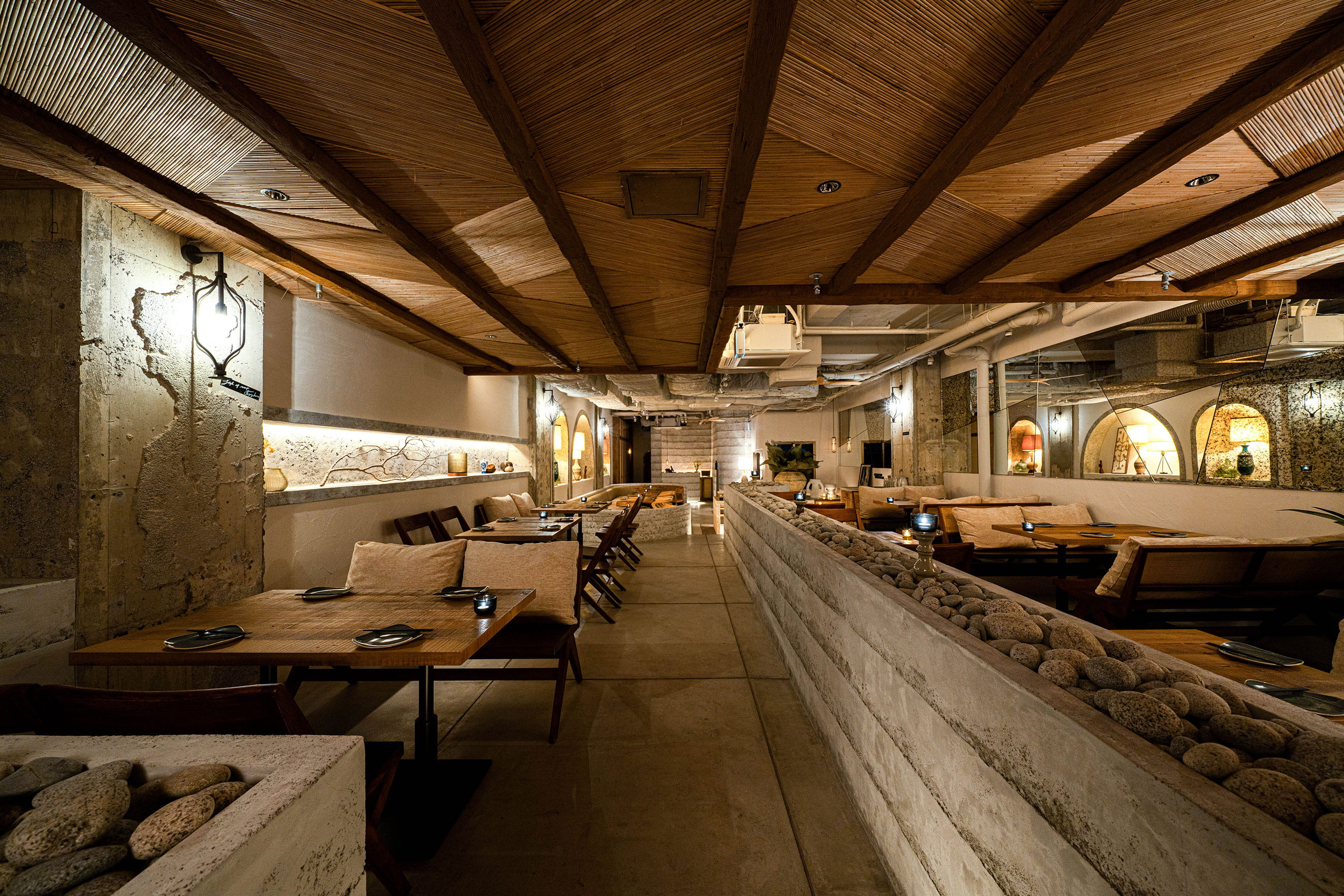 名古屋栄のおしゃれなタイ料理専門店 yaab thai(ヤーヴ タイ)